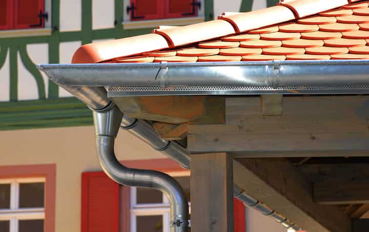Corrosion-resistant steel gutters for effective rainwater drainage in Oregon City
